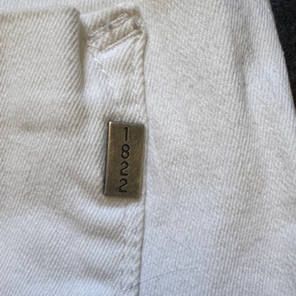 1822 White shorts